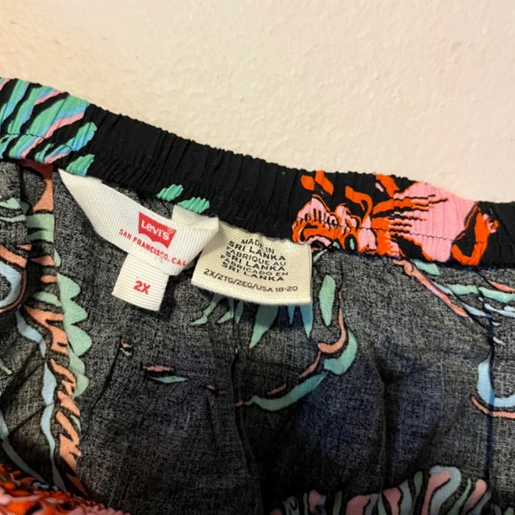 Levi’s Off Shoulder Top - Picture 2 of 2